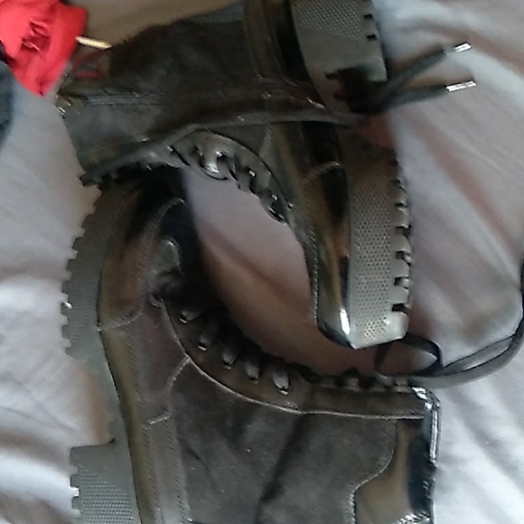 Bamboo Boot - Picture 3 of 3